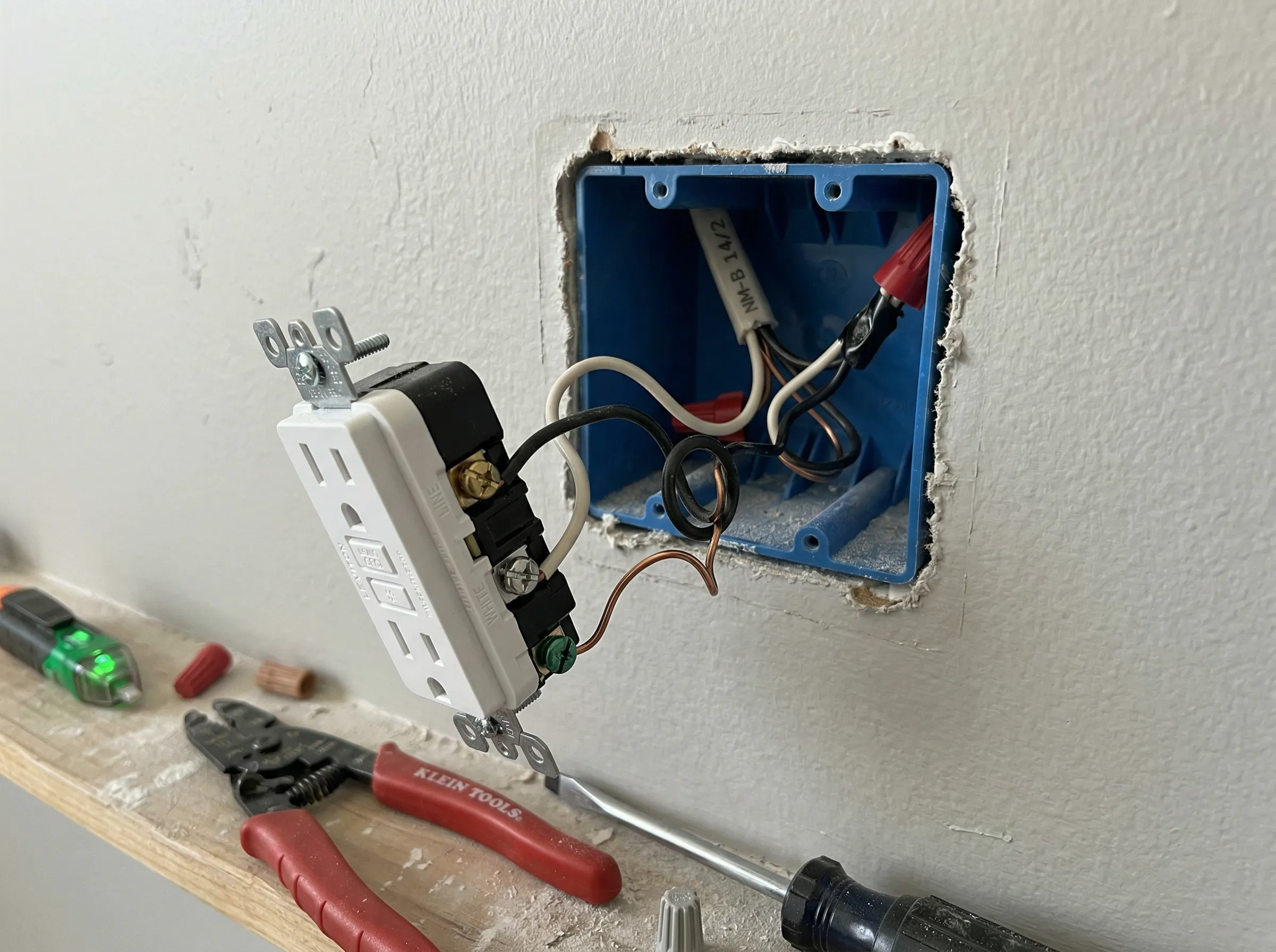 Electrical Contracting in New Castle, DE by Plug and Play Electrical