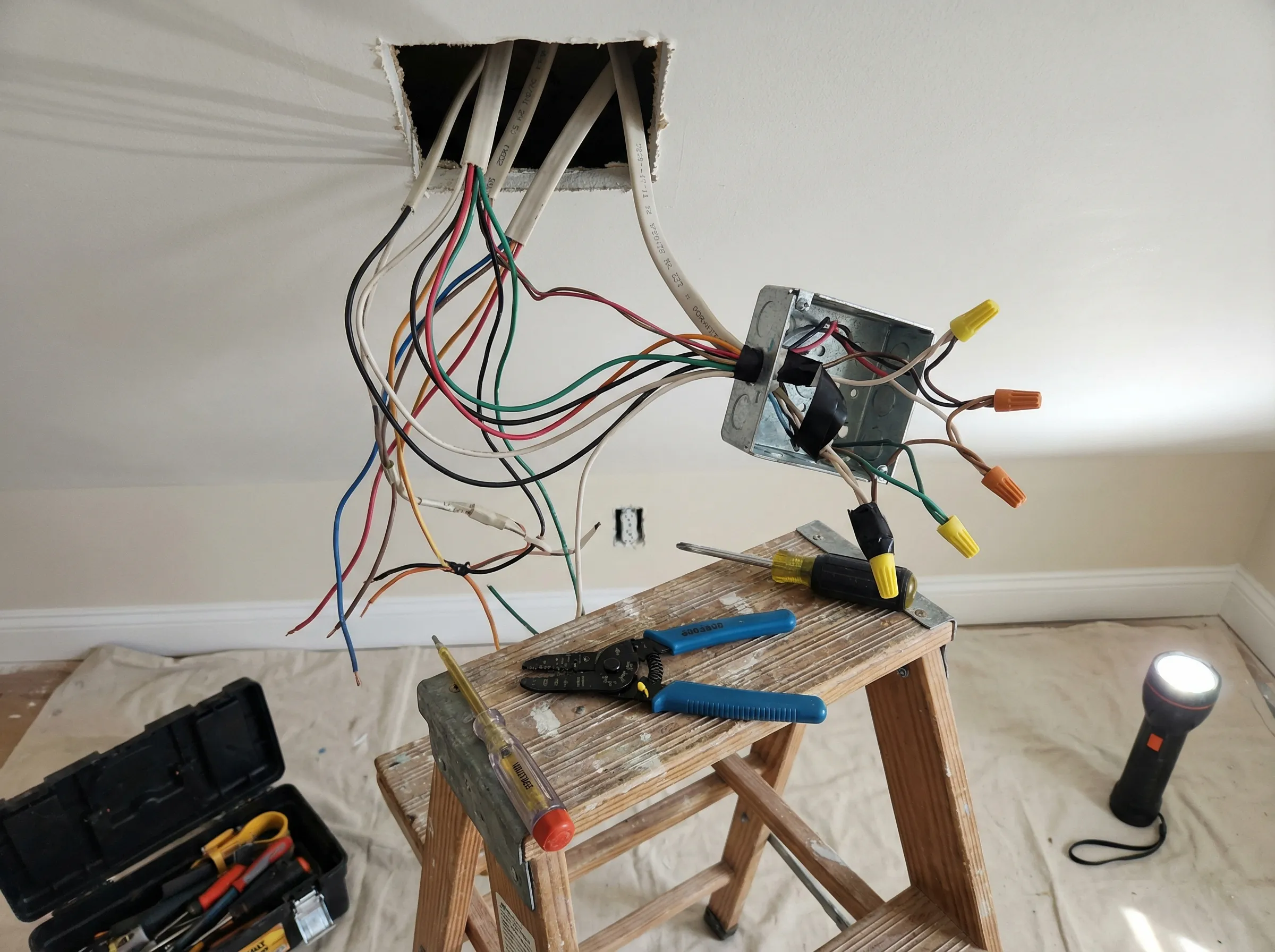 New Castle DE Electrician in New Castle, DE by Plug and Play Electrical