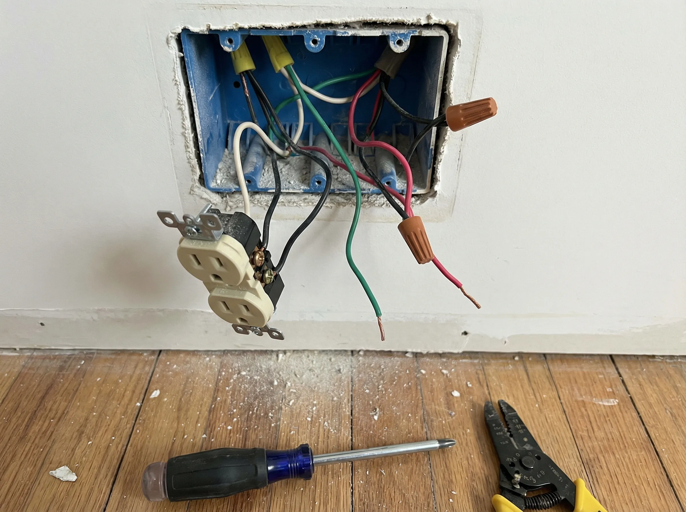 Certified Electrician in New Castle, DE by Plug and Play Electrical