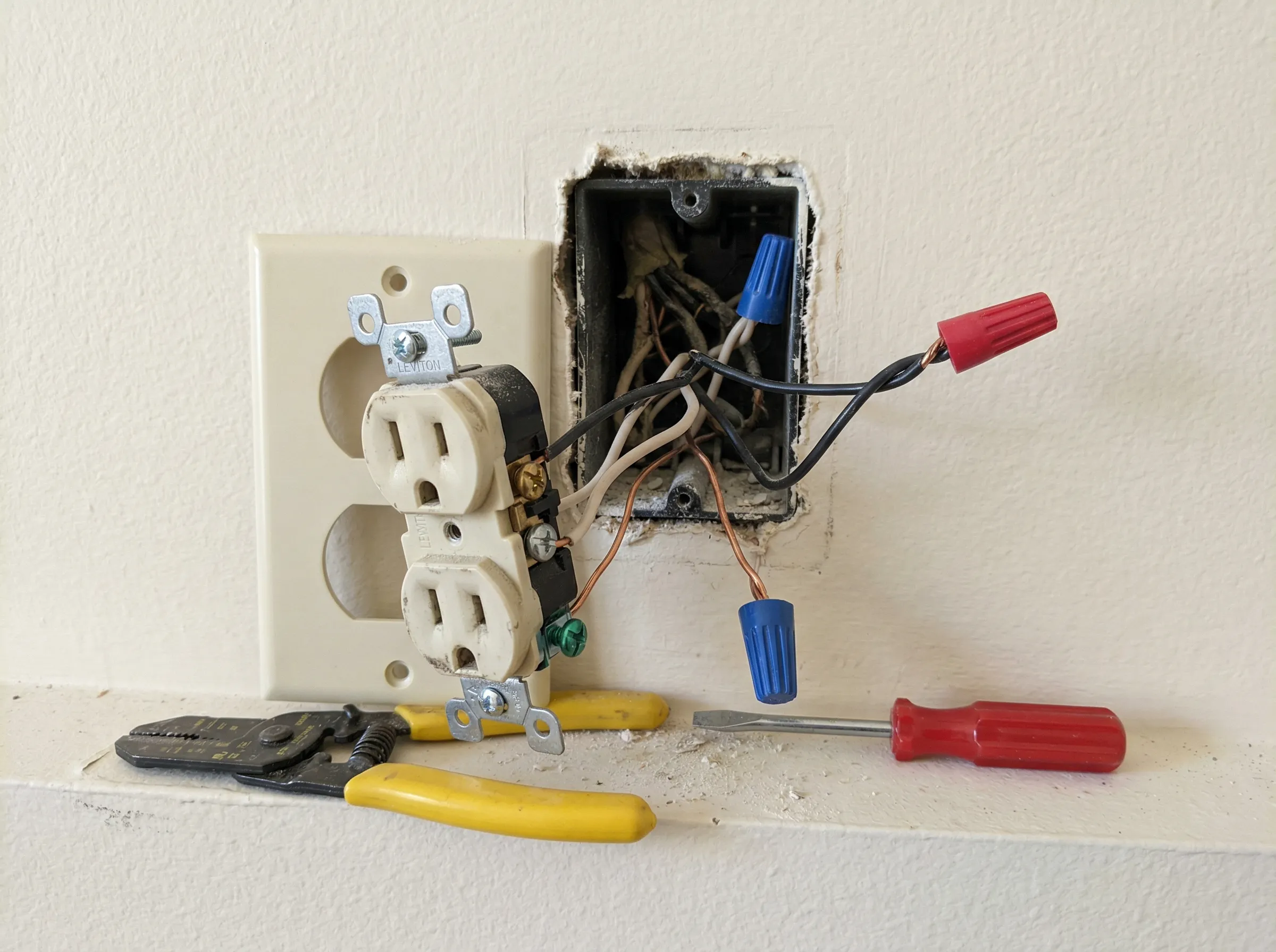 Professional Installations in New Castle, DE by Plug and Play Electrical